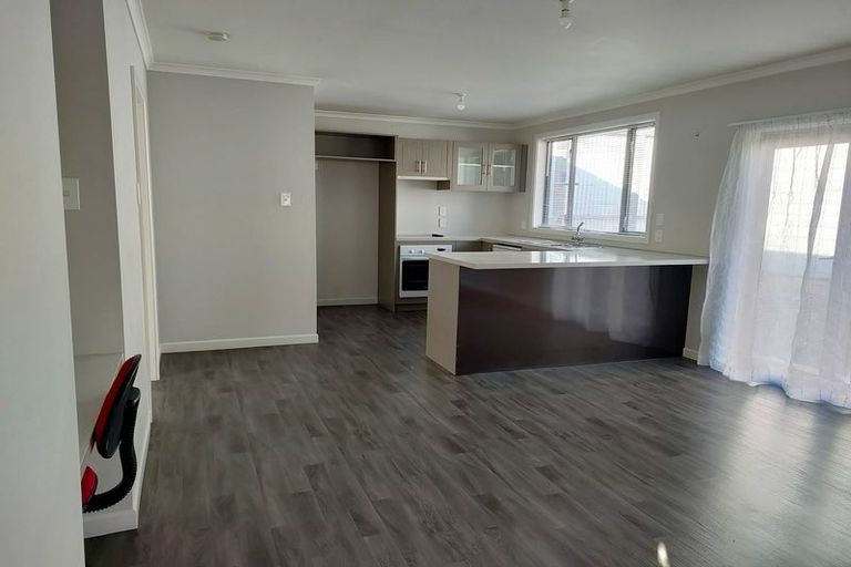 Photo of property in 6-8a Avenue Road, West End, Timaru, 7910