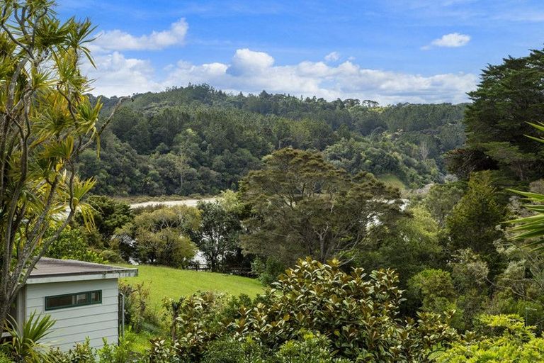 Photo of property in 19 Valerie Crescent, Okura, Albany, 0792