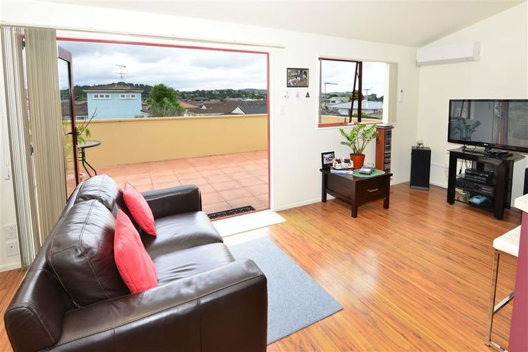 Photo of property in 33f Florence Avenue, Orewa, 0931