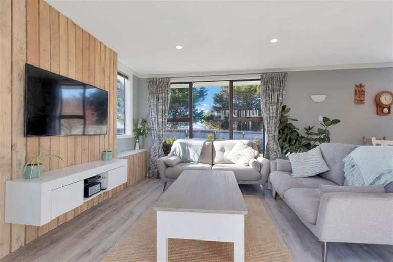 Photo of property in 63 Batten Grove, The Pines Beach, 7630