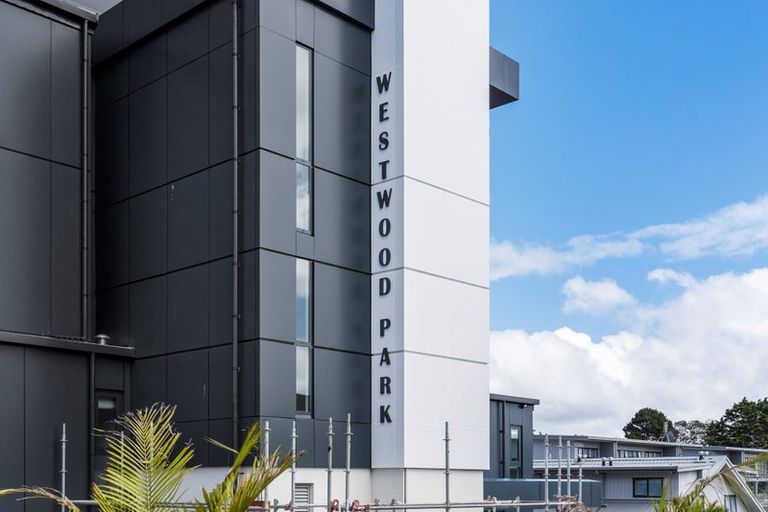 Photo of property in 14f/30 Westward Ho, Glen Eden, Auckland, 0602