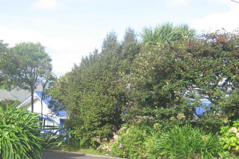 Photo of property in 176 Miromiro Road, Normandale, Lower Hutt, 5010