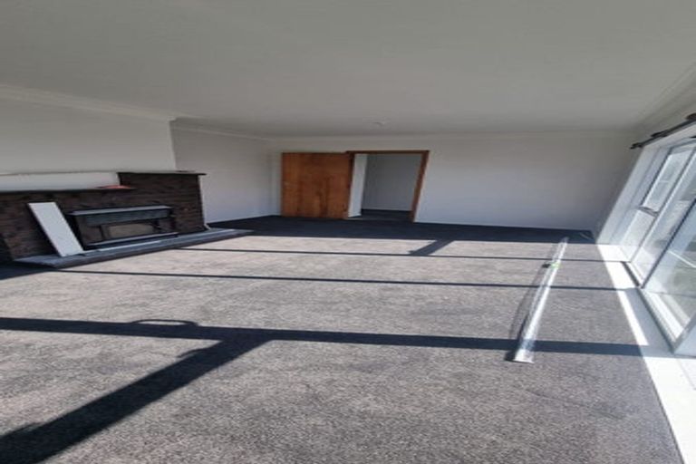 Photo of property in 34 Tiroroa Avenue, Te Atatu South, Auckland, 0610