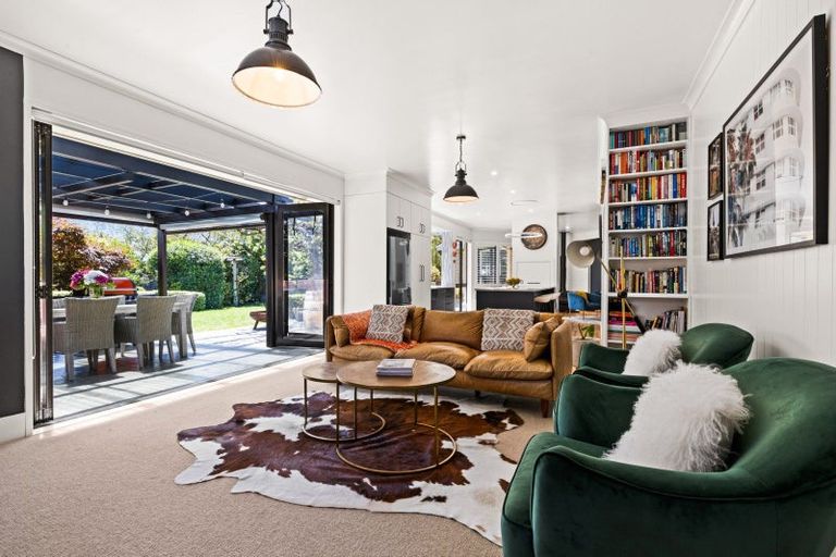 Photo of property in 12 Lennon Grove, Havelock North, 4130