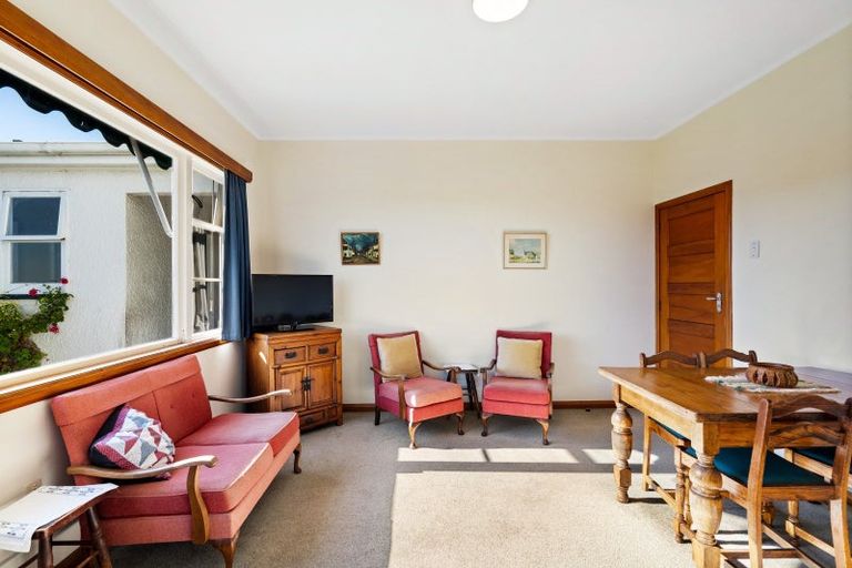 Photo of property in 11 Coleman Terrace, Hospital Hill, Napier, 4110