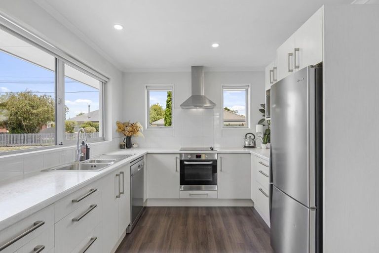 Photo of property in 3 Wildwood Avenue, Avonside, Christchurch, 8061