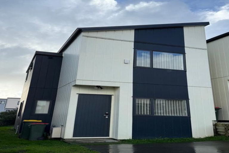 Photo of property in 3b Putiputi Way, Papakura, 2110