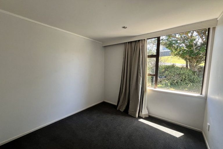 Photo of property in 10 Peter Terrace, Castor Bay, Auckland, 0620