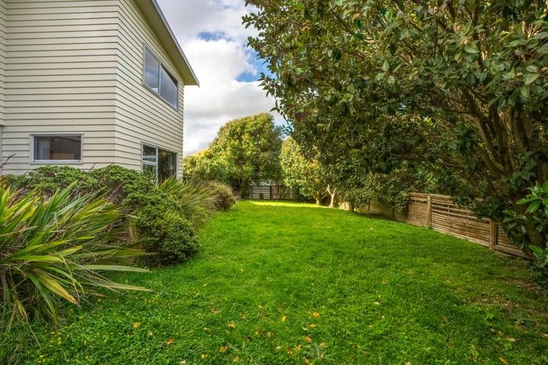 Photo of property in 42 Waverton Terrace, Churton Park, Wellington, 6037