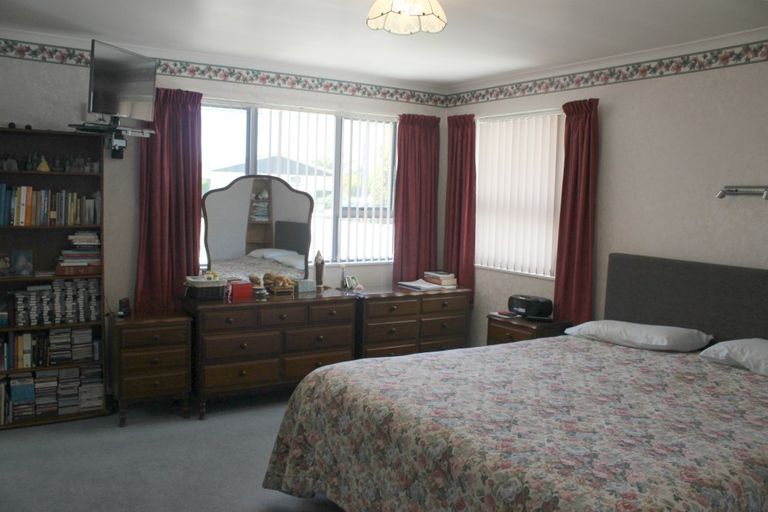 Photo of property in 32 Richmond Road, Carterton, 5713