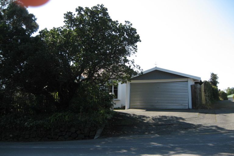 Photo of property in 91 Dyers Pass Road, Cashmere, Christchurch, 8022