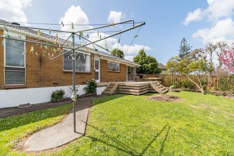 Photo of property in 3 Serrita Avenue, Sunnyhills, Auckland, 2010