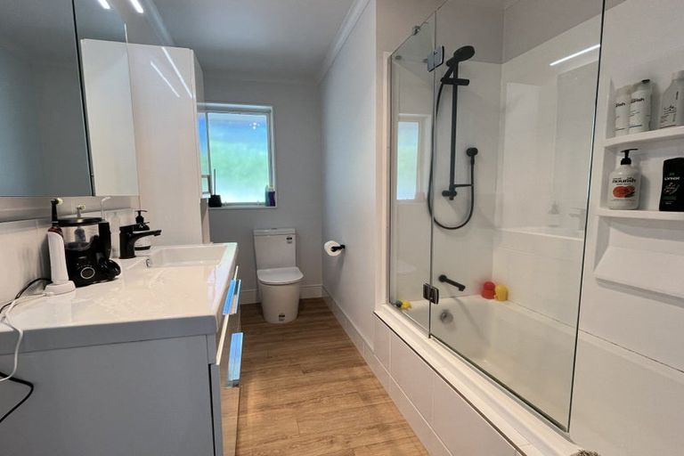 Photo of property in 10 Surrey Crescent, Hokowhitu, Palmerston North, 4410