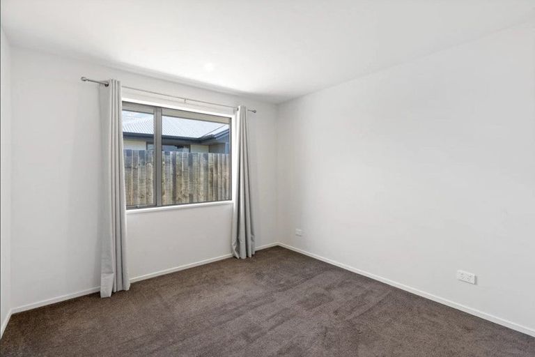 Photo of property in 33 Lowes Road, Rolleston, 7614