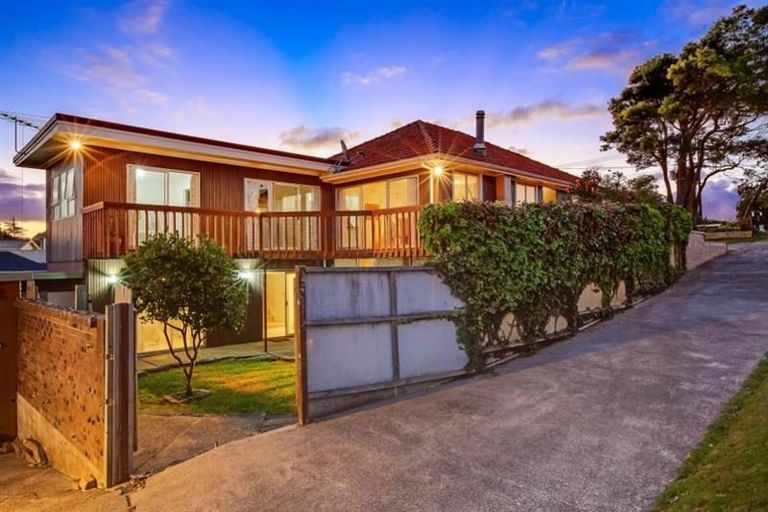 Photo of property in 81 Litten Road, Cockle Bay, Auckland, 2014