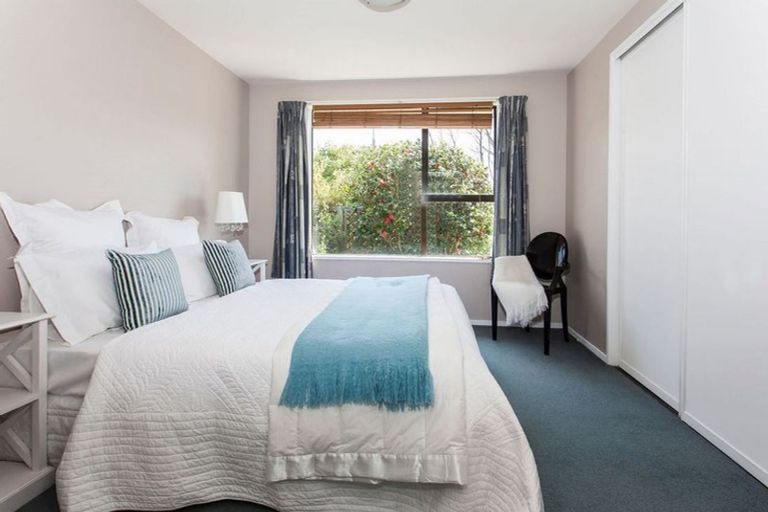 Photo of property in 16 Resolution Place, Bryndwr, Christchurch, 8053