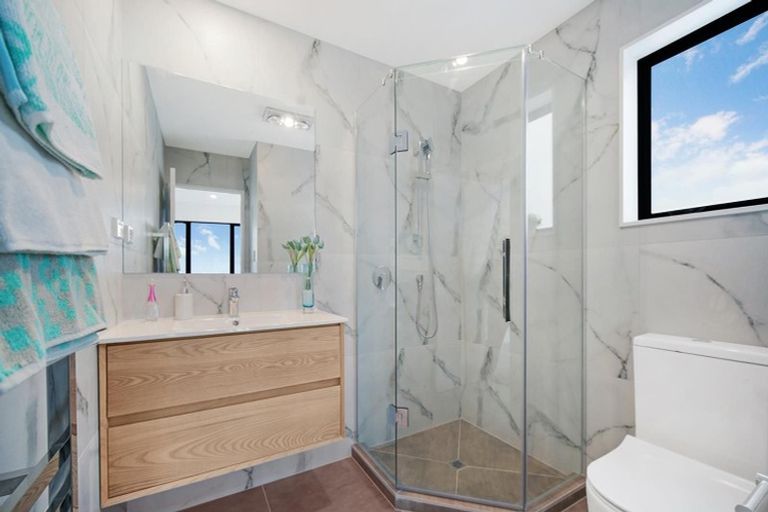 Photo of property in 11 Arapapa Road, Papakura, 2110