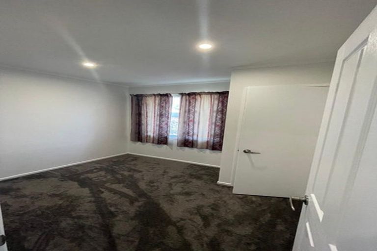 Photo of property in 8 Wyman Place, Pakuranga Heights, Auckland, 2010