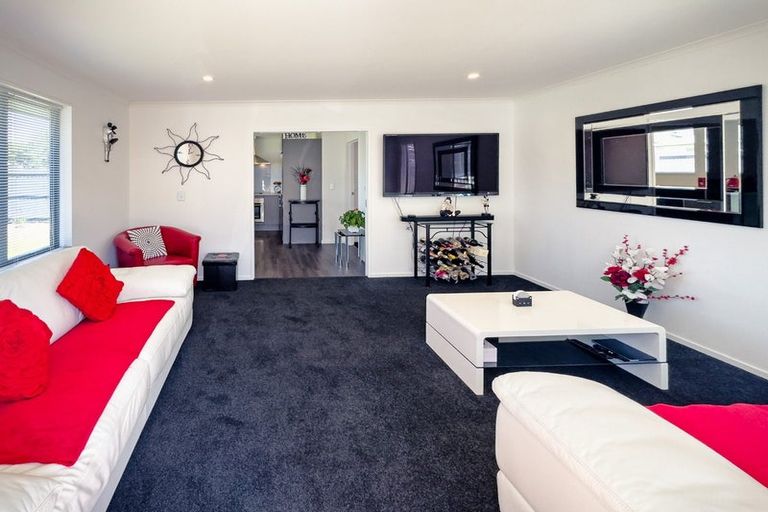 Photo of property in 39 Vivian Street, Burwood, Christchurch, 8083