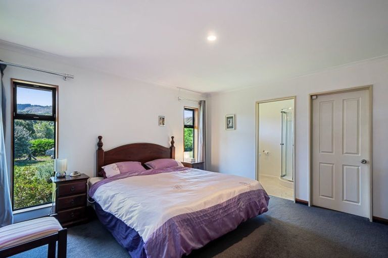 Photo of property in 51 Pohutukawa Drive, Levin, 5571
