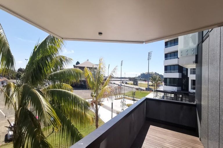 Photo of property in 1/8 Alexander Avenue, Torbay, Auckland, 0630