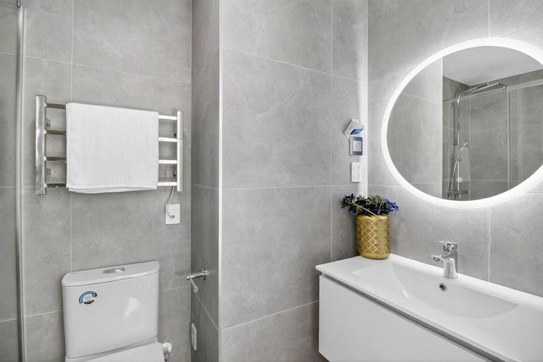 Photo of property in 7d Maroubra Place, Botany Downs, Auckland, 2010