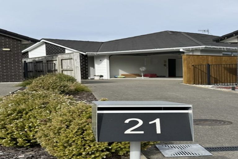 Photo of property in 21 Te Ara O Toroa, Wainuiomata, Lower Hutt, 5014