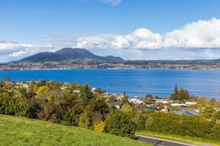 Photo of property in 58 Mapara Road, Acacia Bay, Taupo, 3385