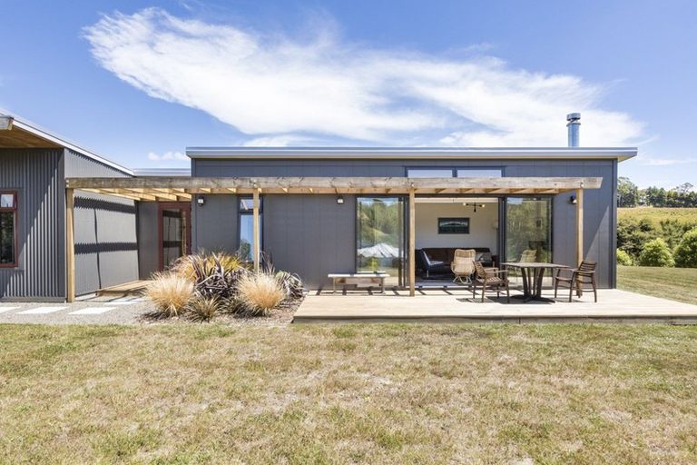 Photo of property in 62 Kingsdale Park Drive, Aokautere, Palmerston North, 4471