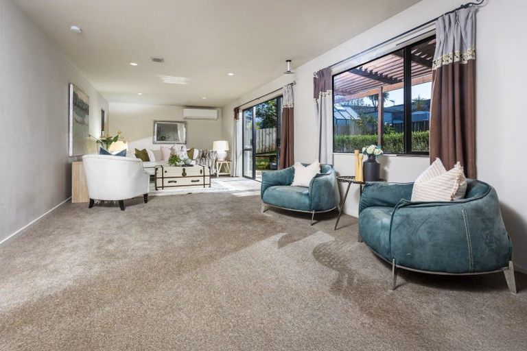 Photo of property in 6 Tokay Place, Huapai, Kumeu, 0810