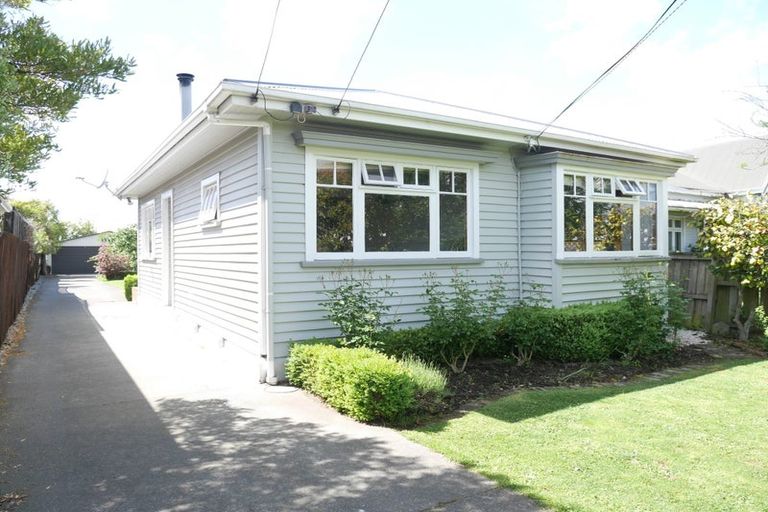 Photo of property in 16 Allard Street, Edgeware, Christchurch, 8013