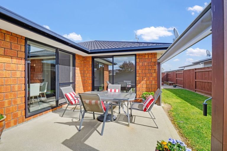 Photo of property in 2 Pegasus Place, Kelvin Grove, Palmerston North, 4414