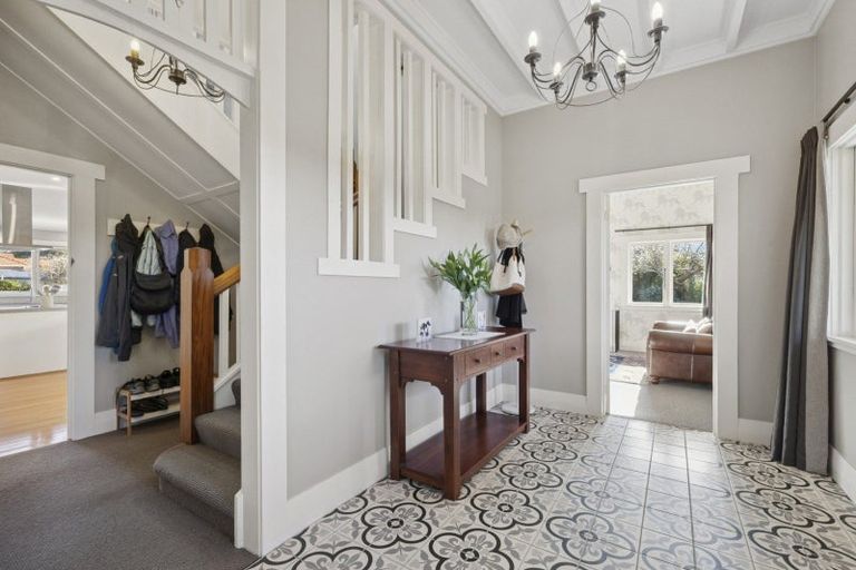 Photo of property in 370 Bay View Road, Saint Clair, Dunedin, 9012