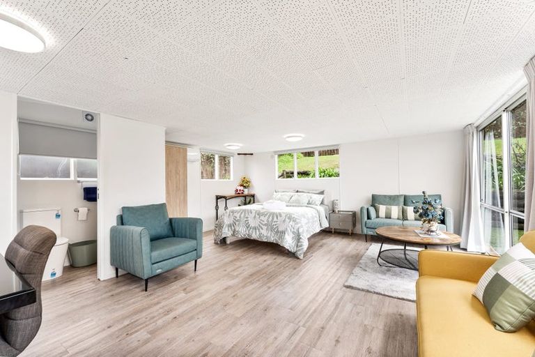 Photo of property in 4 Beverley Road, Stanmore Bay, Whangaparaoa, 0932