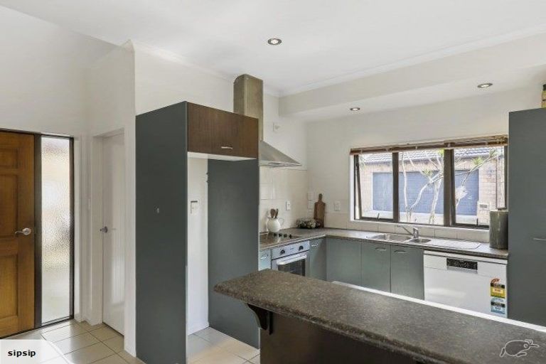 Photo of property in 11 Derg Place, East Tamaki, Auckland, 2013