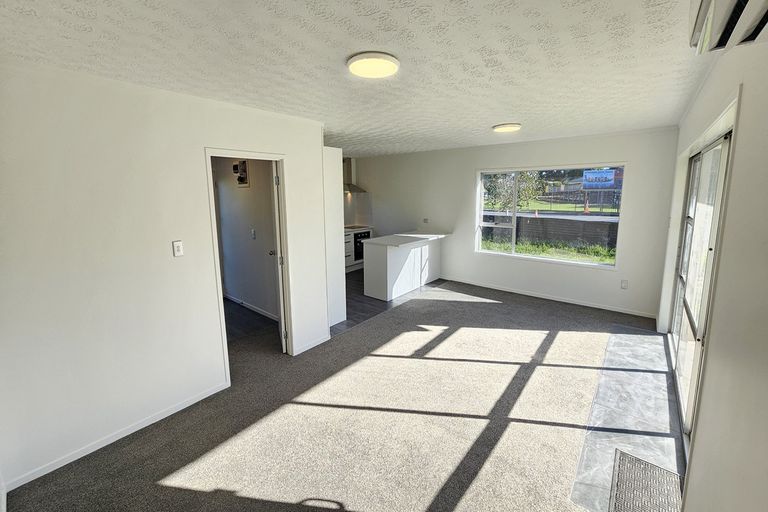 Photo of property in 1/29 Garelja Road, Henderson, Auckland, 0612