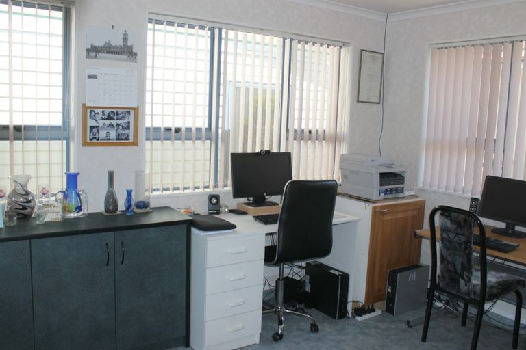 Photo of property in 32 Richmond Road, Carterton, 5713