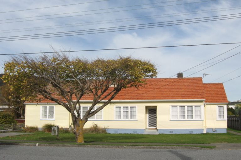 Photo of property in 132 Epuni Street, Epuni, Lower Hutt, 5011