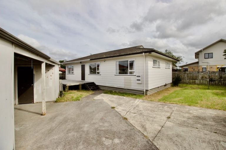 Photo of property in 49 Dungarvon Place, Clendon Park, Auckland, 2103