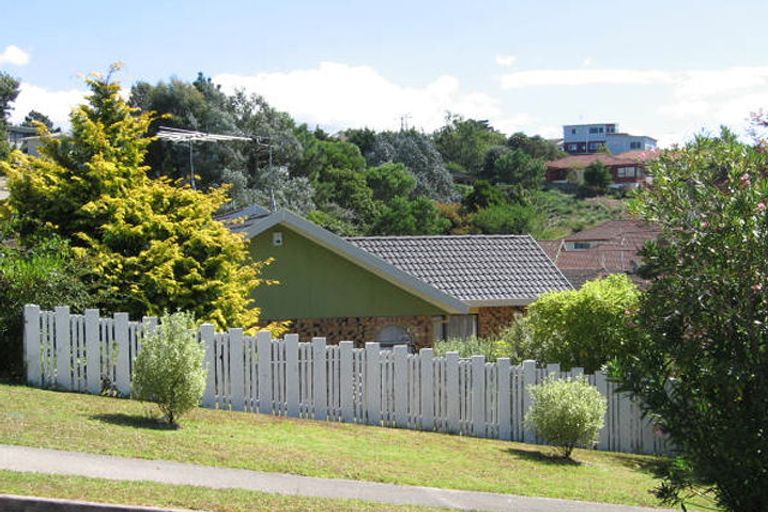 Photo of property in 30 Weetman Drive, Browns Bay, Auckland, 0630