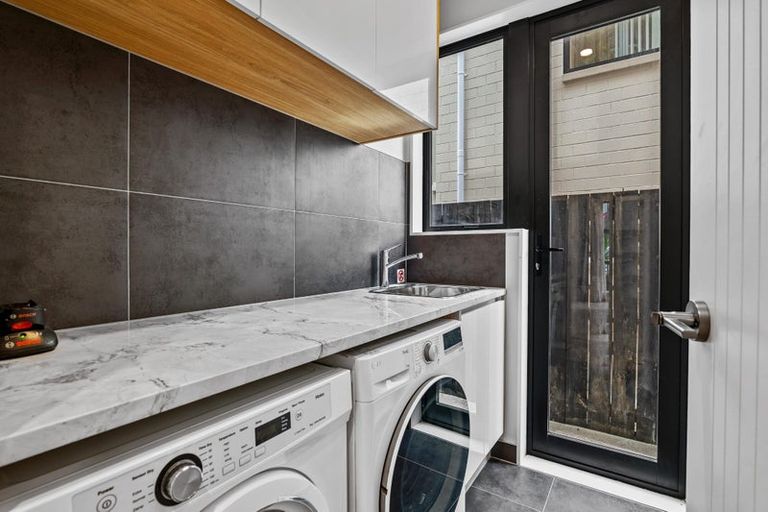 Photo of property in 64 Glidepath Road, Hobsonville, Auckland, 0616