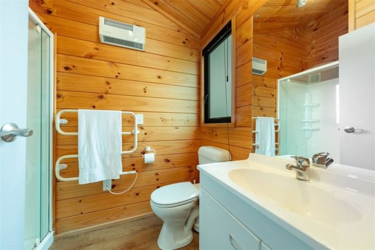 Photo of property in 27 Wisteria Grove, Maungaraki, Lower Hutt, 5010