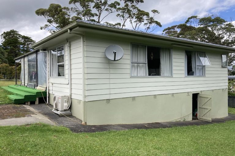 Photo of property in 35 Zita Maria Drive, Massey, Auckland, 0614