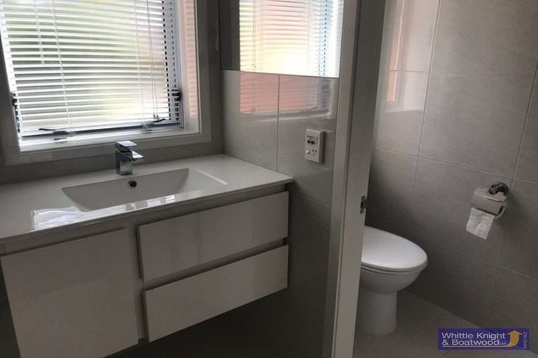 Photo of property in 4a Thurlestone Place, Burnside, Christchurch, 8053