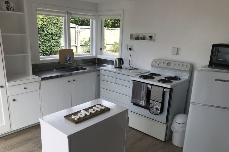 Photo of property in 1a Nikau Road, Waikanae, 5036