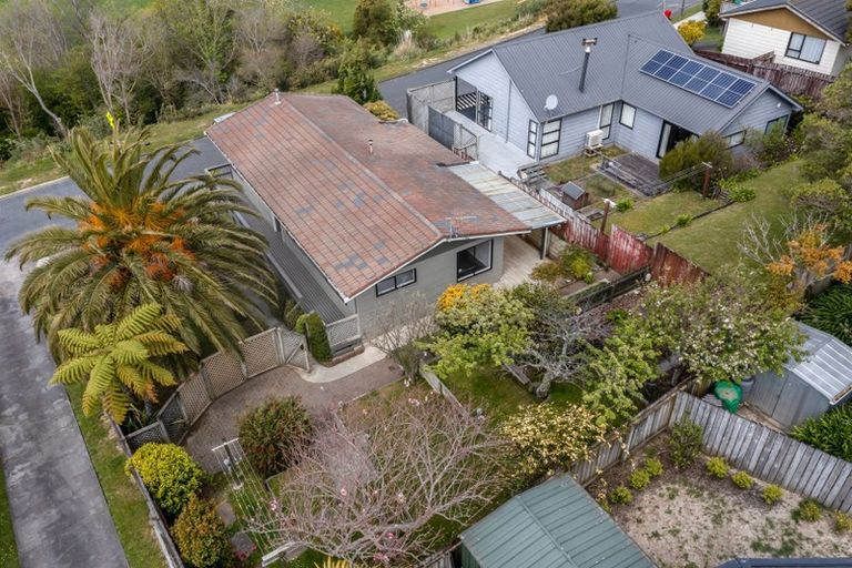 Photo of property in 10 Albatross Close, Whitby, Porirua, 5024