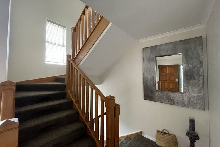 Photo of property in Mt Carmel Mews, 1/9 Arawa Road, Hataitai, Wellington, 6021