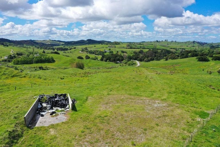 Photo of property in 156 Marohemo Road, Maungaturoto, 0583