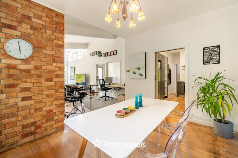 Photo of property in 132 Cheviot Road, Lowry Bay, Lower Hutt, 5013