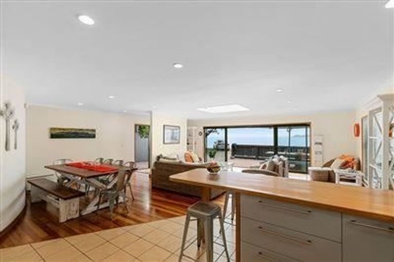 Photo of property in 10 Ocean Parade, Pukerua Bay, 5026